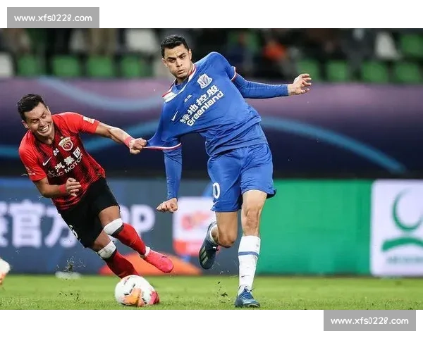 日本对阵哥伦比亚激战正酣两队实力碰撞引爆赛场悬念升级球迷期待